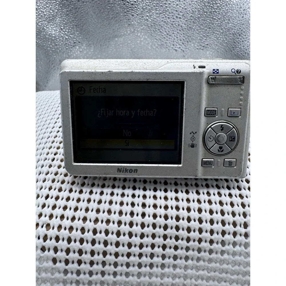 Nikon coolpix s200